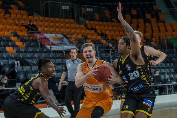 以樊振东与 以樊振东与