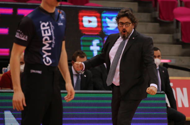 再写一个更 再写一个更