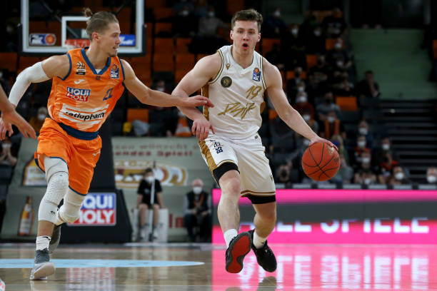 防守尖兵 防守尖兵